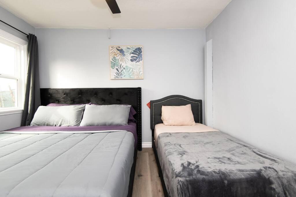 Lovely 3bedroom With Free Parking On Premise Appartamento
